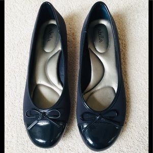 ABELLA NAVY BOW FLATS